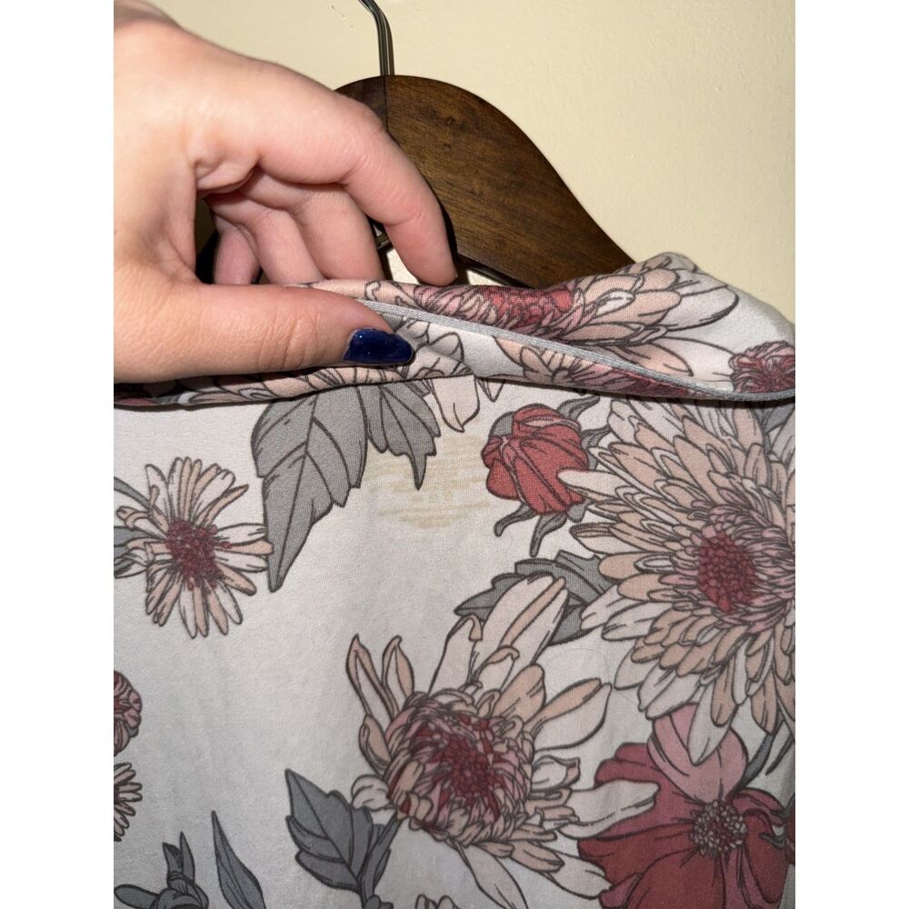 BCBGMAXAZRIA Floral Pajama Set Large L Short Sleeve Shirt Shorts PJs Sleepwear - Picture 12 of 14